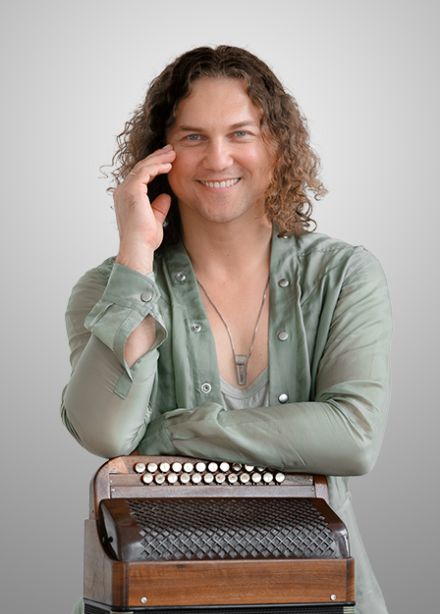 Кучерявый вечер Александра Бардина